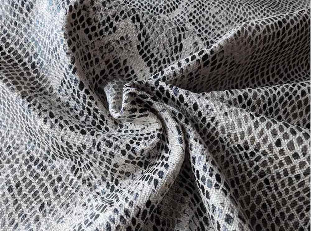 Schlangen Stoff, “Snake Leder” Beige, Kunstleder Mischgewebe, leicht fallend – Bild 2